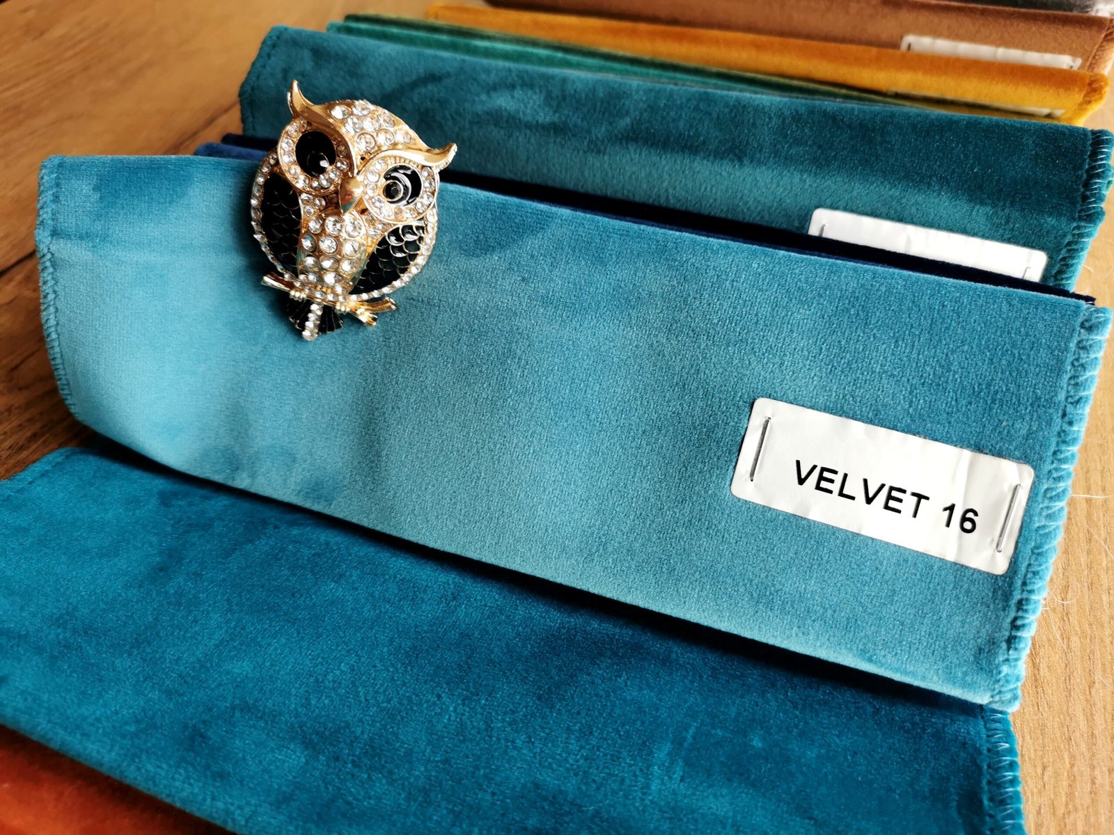 VELVET 16
